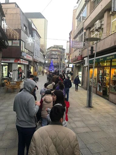 Colas en el "X de la Suerte" de O Porriño