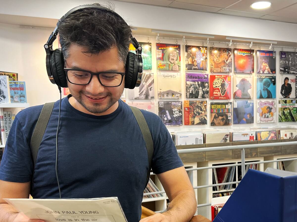 “Una canción para cada día de la semana”, espacio musical conducido por Gustavo López Fausto