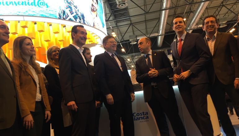 El president Ximo Puig visita los stands de la Comunitat Valenciana en FITUR