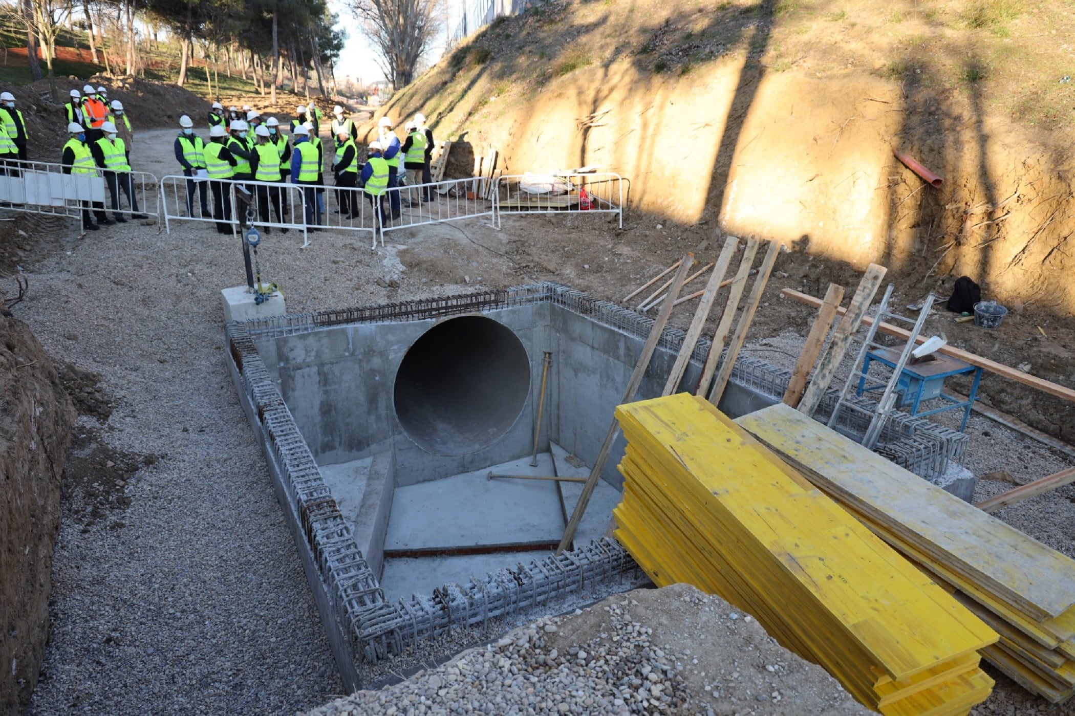 Las obras de la red de saneamiento y alcantarillado de Fuenlabrada durarán diez años y buscan evitar las inundaciones que se producen cuanto llueve con intensidad.