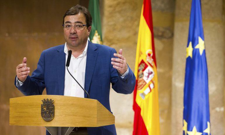 Fernández Vara durante un discurso