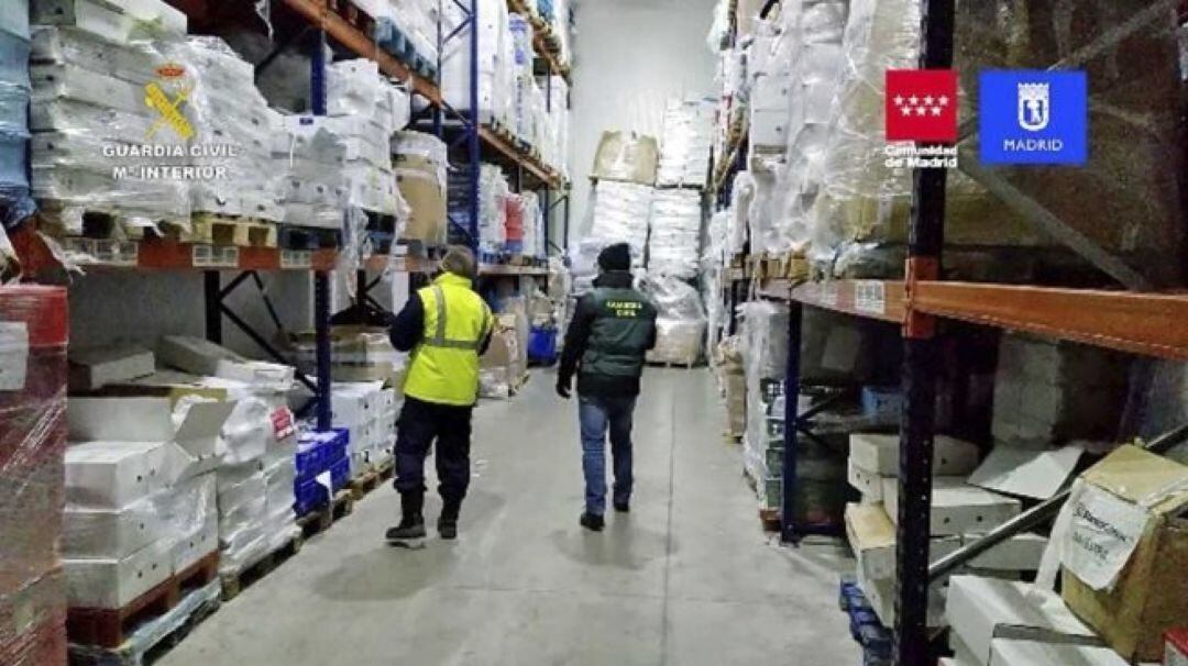 El etiquetado falso de productos procedentes de una empresa investigada en Málaga.ha sido determinante para localizar la nave