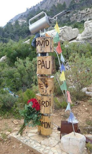 Ofrena floral en record dels bombers del Graf Lleida