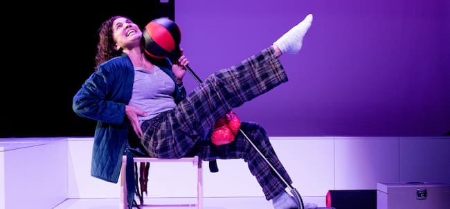 Toni Acosta reflexiona, con humor pero también con seriedad, sobre el 'síndrome del nido vacío' en 'Una madre de película'