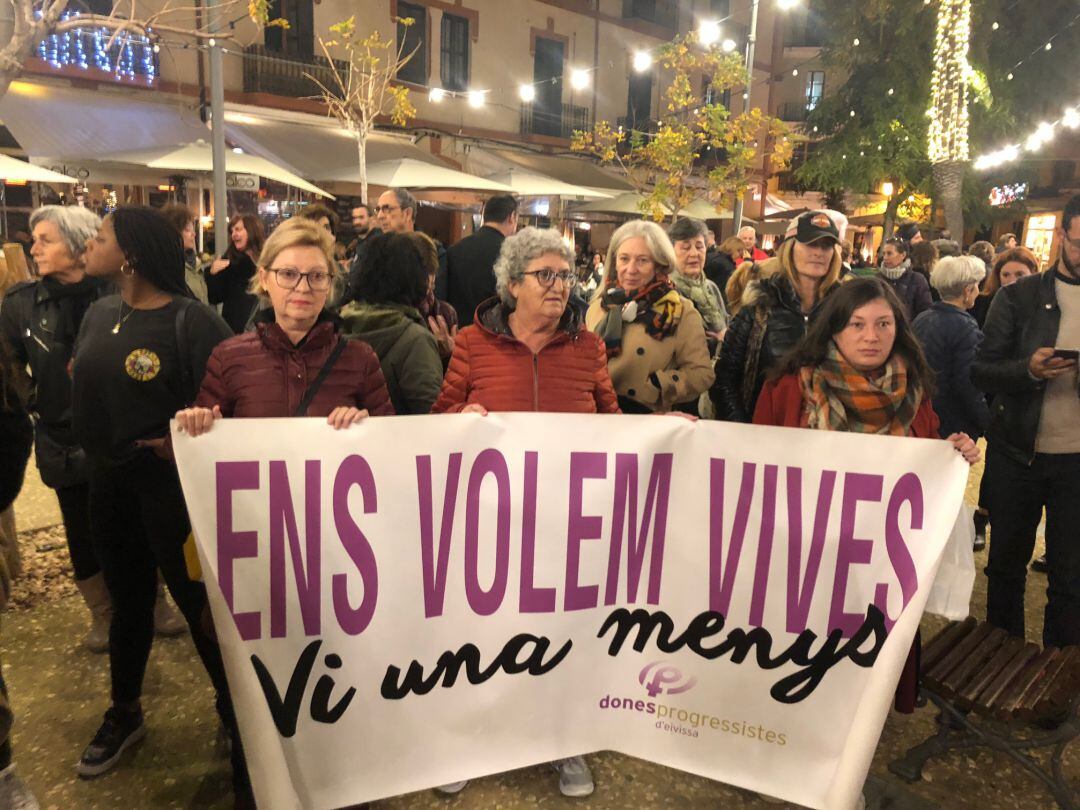 La pancarta con el lema principal de la concentración