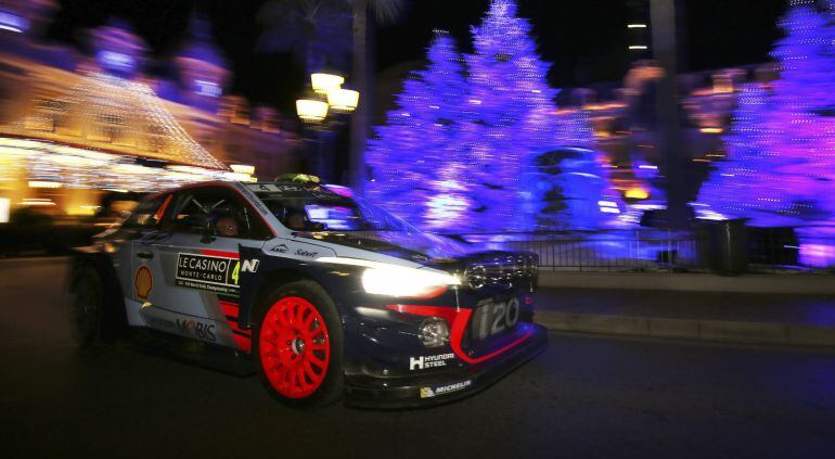 El piloto neozelandés Hayden Paddon, en el Rally Montecarlo.