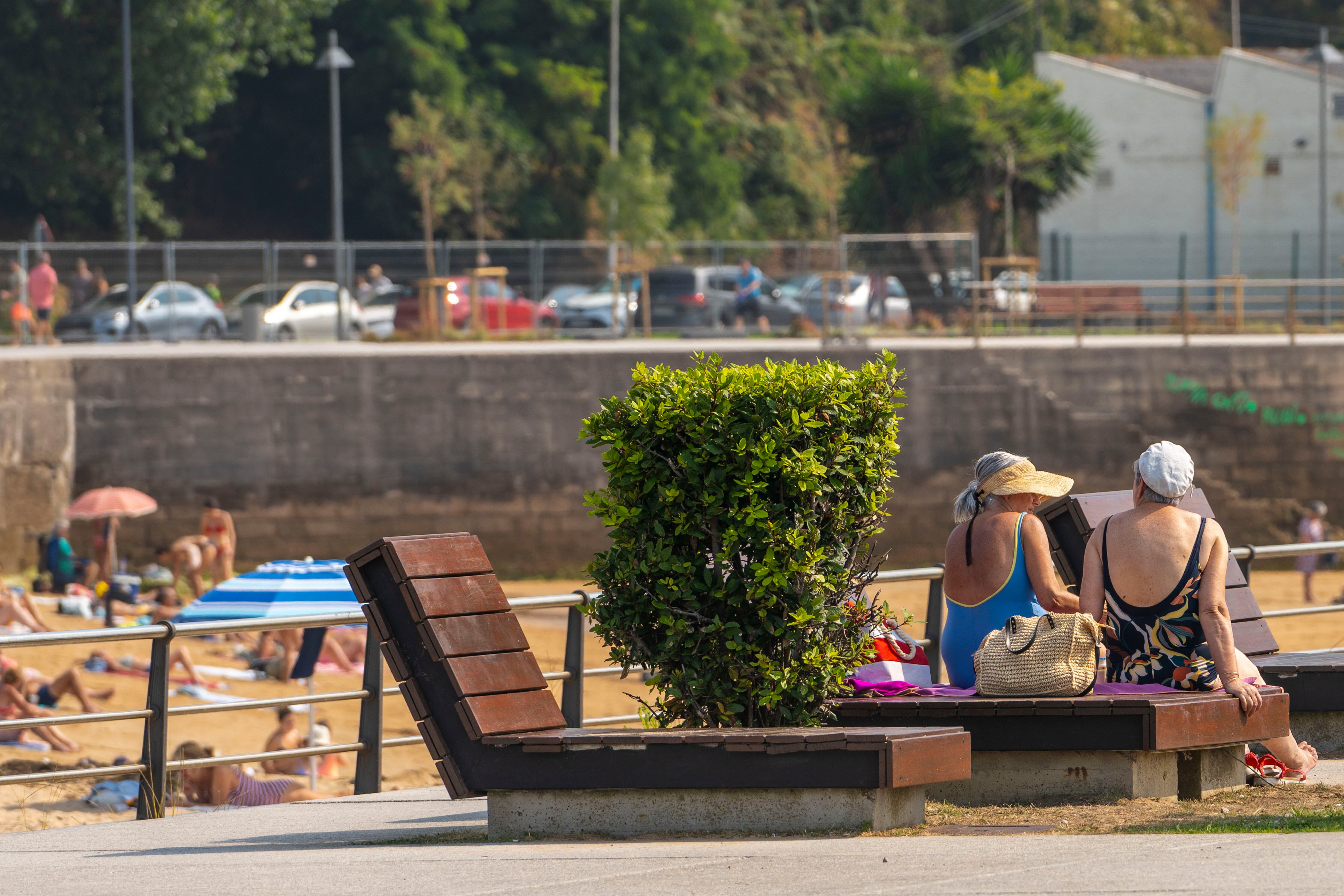SANTANDER, 11/08/2025.- Continúan las altas temperaturas en Santander y toda Cantabria. Buena parte de la comunidad autónoma ha vivido una noche tropical (por encima de los 20 grados). EFE/ ROMÁN G. AGUILERA
