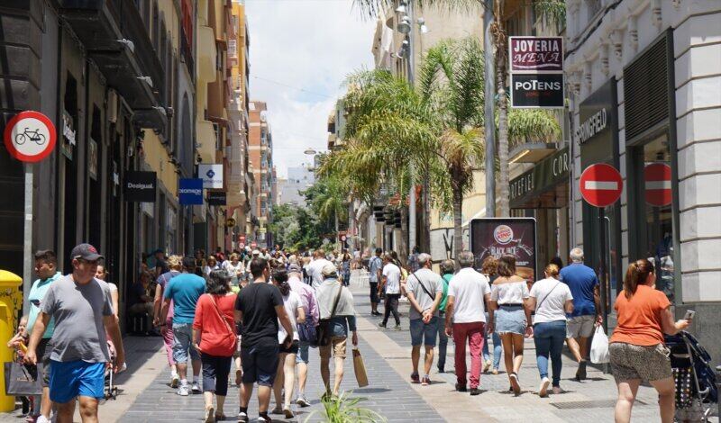 Gente paseando por la Calle Castillo de Santa Cruz de Tenerife