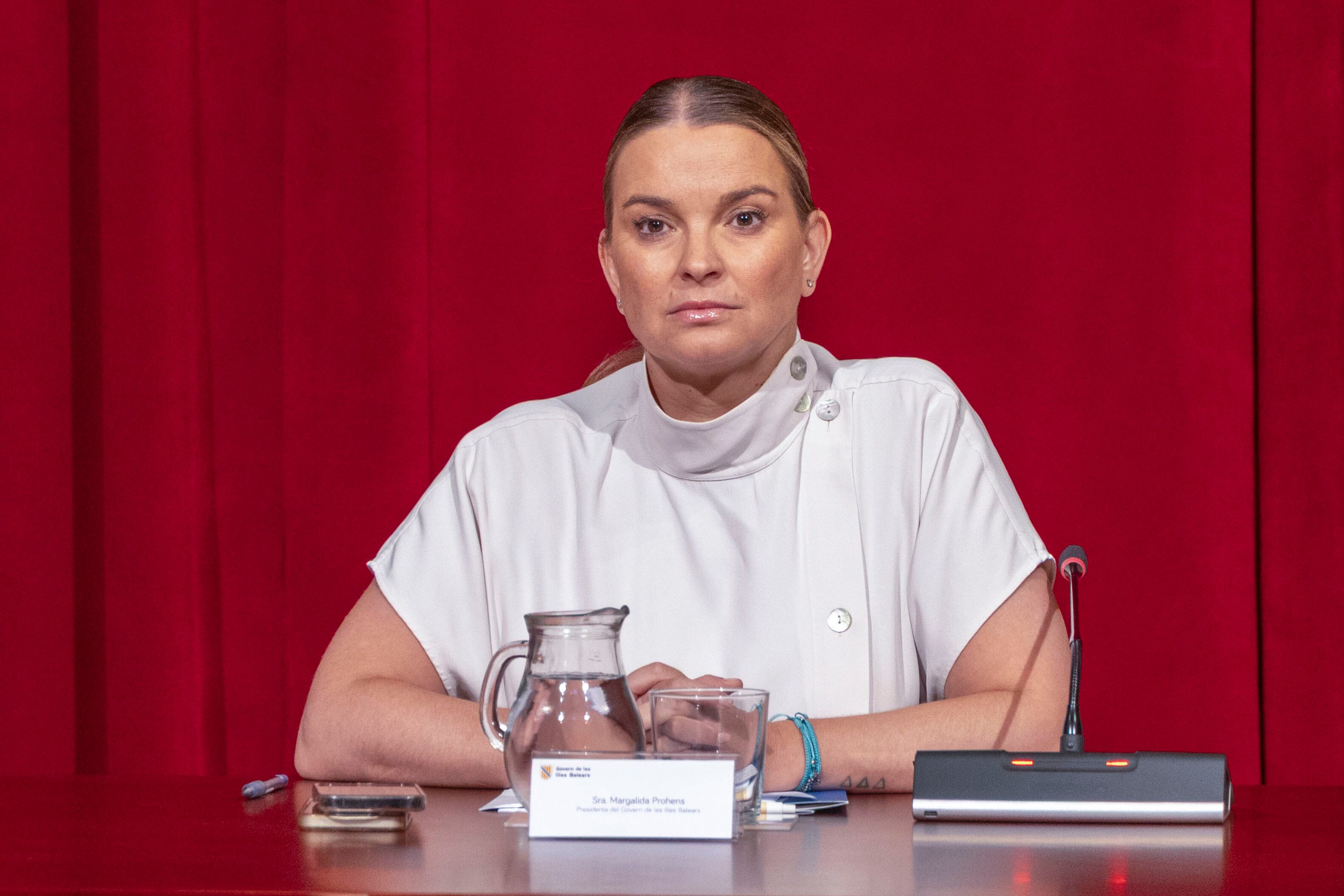 PALMA DE MALLORCA, 21/08/2025.- Reunión de la presidenta del Govern, Marga Prohens, con los presidentes de los cuatro consells para abordar la crisis migratoria en Baleares. EFE/Cati Cladera