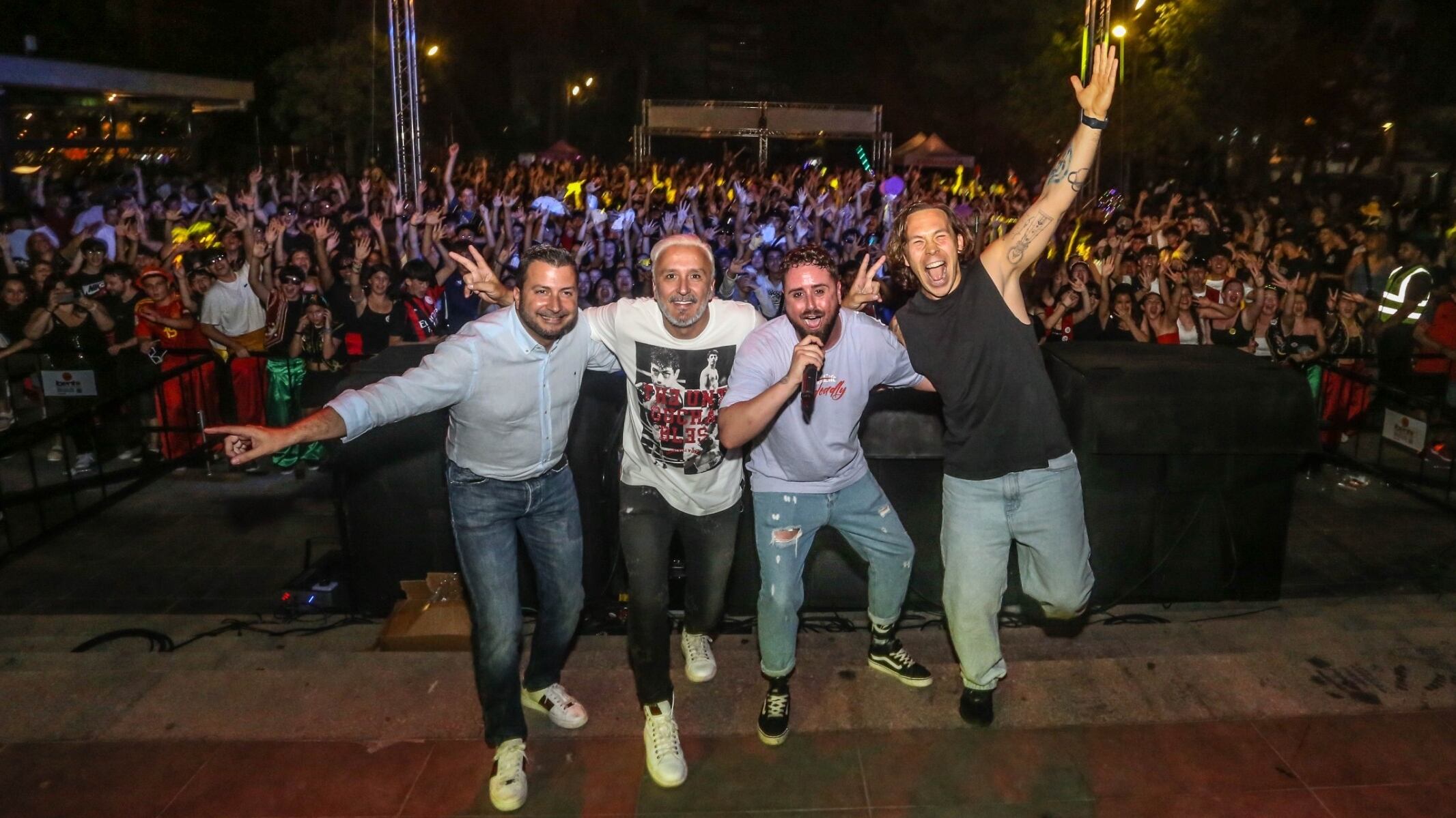 Baldo Giménez, director del Grupo Radio Elda; junto a los DJs Cristian San Bernardino, Aitor Belda y Óscar Martínez