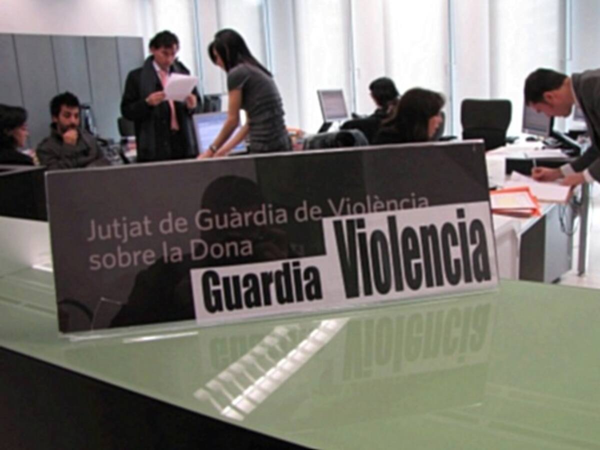 Massa personal i pocs casos als jutjats de violència domèstica