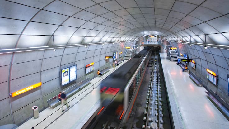 Más de 12.000 firmas piden la entrada de perros grandes a Metro Bilbao