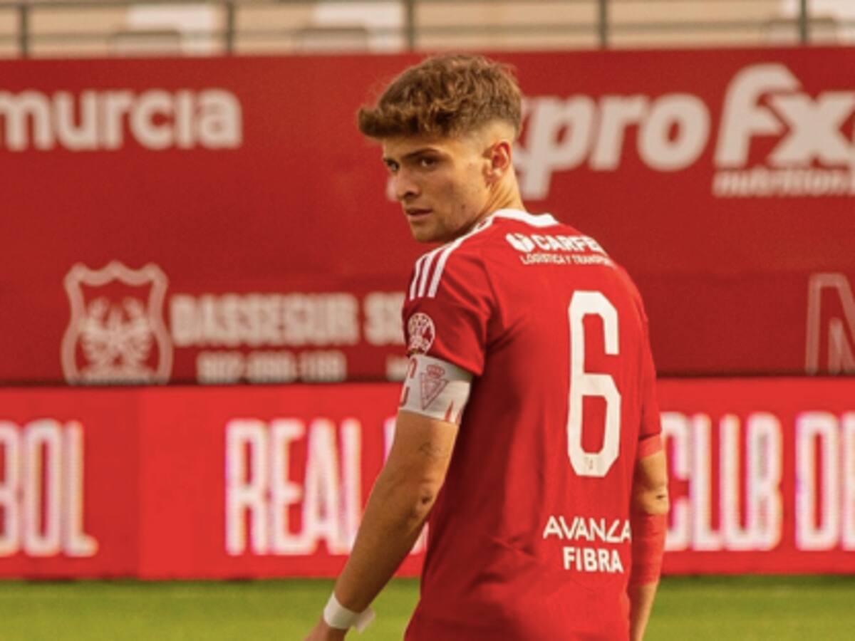 El Real Murcia le enseña la puerta de salida a Totti Vera