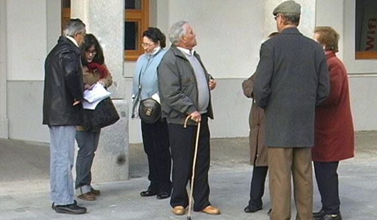 Muchos mayores reciben cuidados 'a distancia'