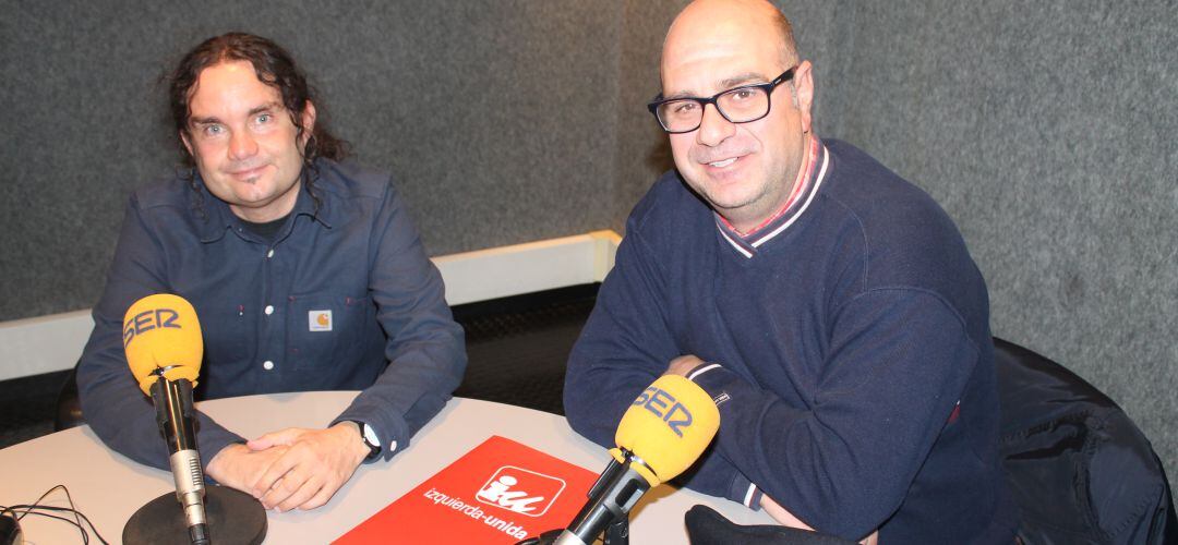 El portavoz de Sí Se Puede Alcobendas, Eduardo Andradas; y el de IU Alcobendas, Juan Bautista