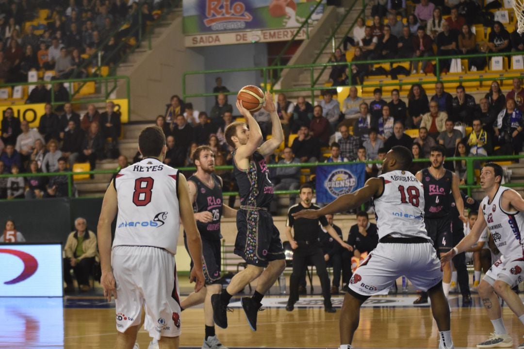 Undécima victoria del Club Ourense Baloncesto, esta vez frente a un rival directo en la clasificación como el Valladolid.