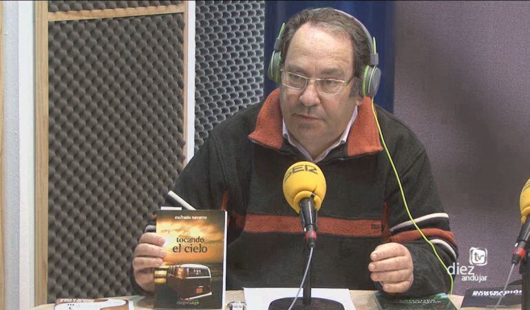 Eufrasio Navarro Fernández en los estudios de Diez TV Andújar para &#039;Hoy por Hoy Andújar&#039;