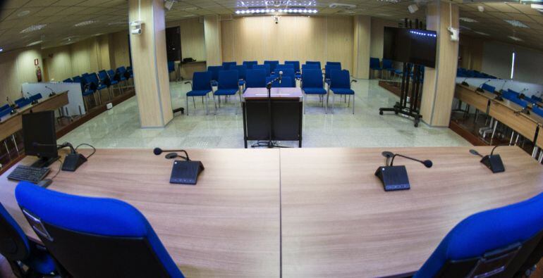 FOTOGALERÍA: Interior de la sala de la sede de la Escuela Balear de la Administración Pública de Palma (EBAP) donde a partir del próximo 11 de enero tendrá lugar el juicio del caso Nóos