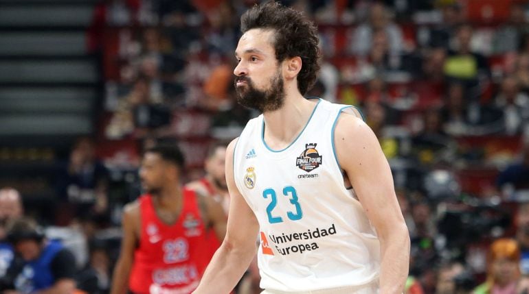 Sergio Llull festeja una canasta ante el CSKA de Moscú