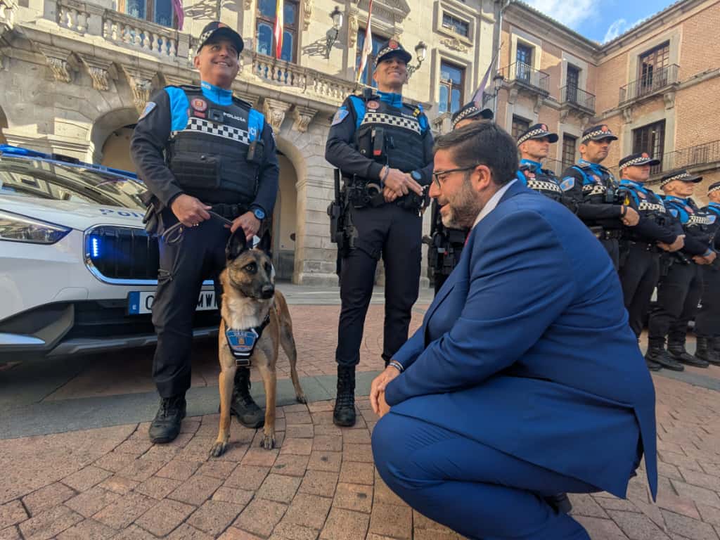 Presentación de Kira, agente canino que se incorpora a la Policía Local de Ávila