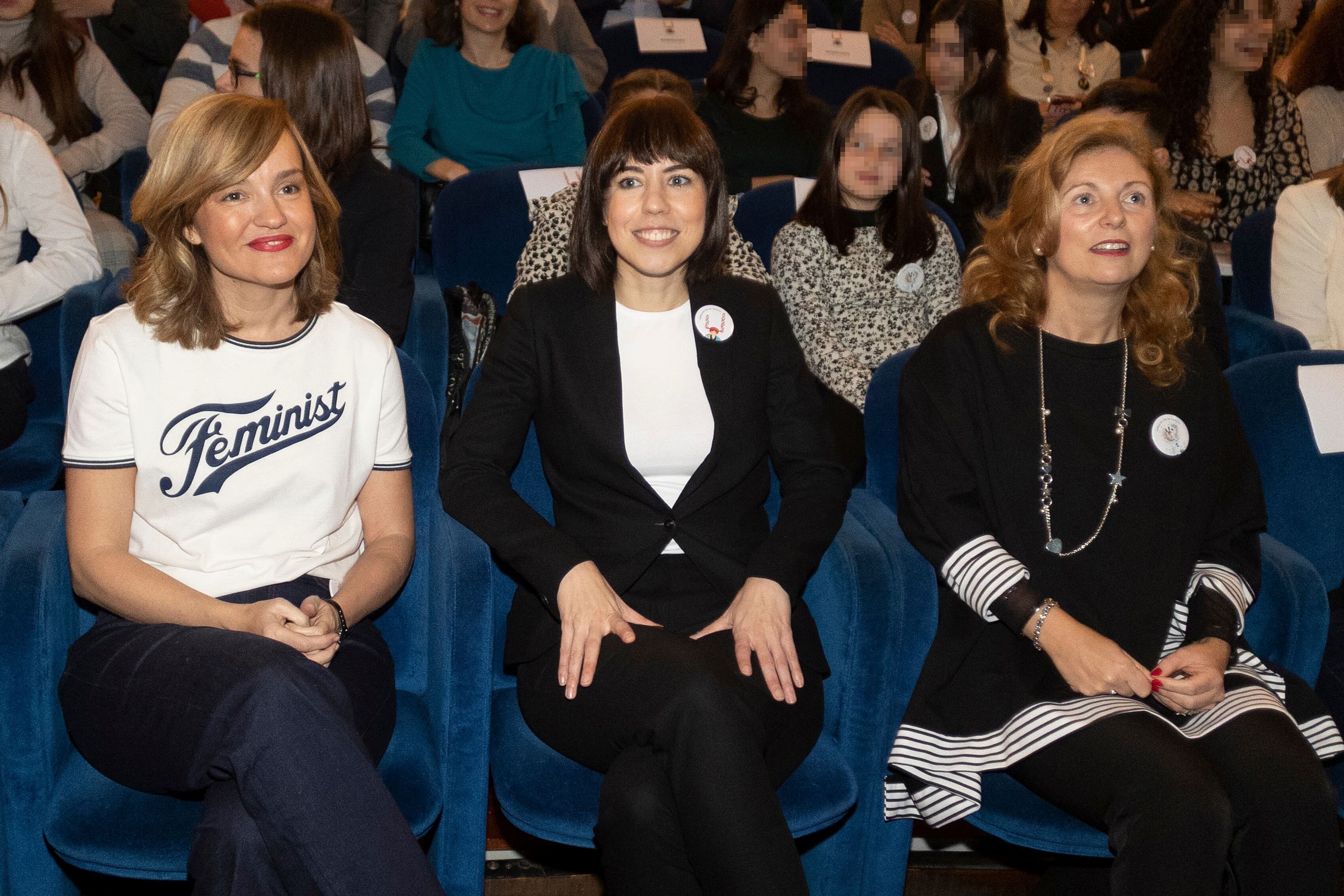 CASTELLÓ, 11/02/2023.- La ministra de Educación y Formación Profesional, Pilar Alegría (i), la ministra de Ciencia e Innovación, Diana Morant (d), acompañadas por la alcaldesa de Castellón, Amparo Marco, asisten a la entrega de los primeros premios ?Alianza STEAM por el talento femenino. Niñas en Pie de Ciencia, este sábado en Castellón. EFE/Domenech Castelló