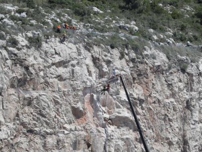 El desprendimiento de roca de un acantilado en el centro de entrenamiento provocó la muerte de un empleado