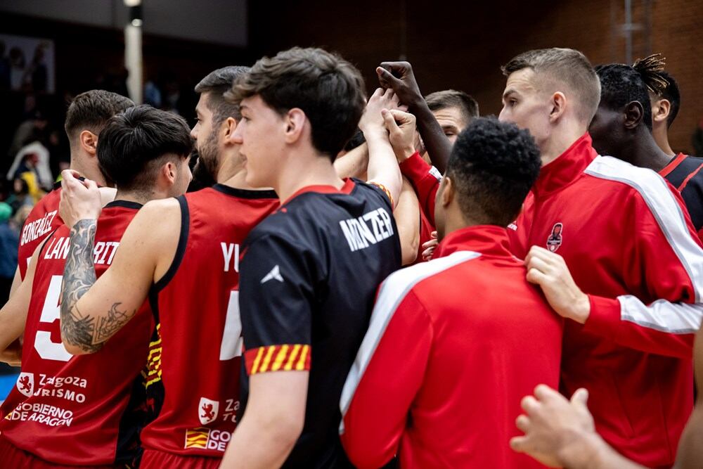 Los jugadores del Casademont celebran su clasificación para la FIBA Europe Cup