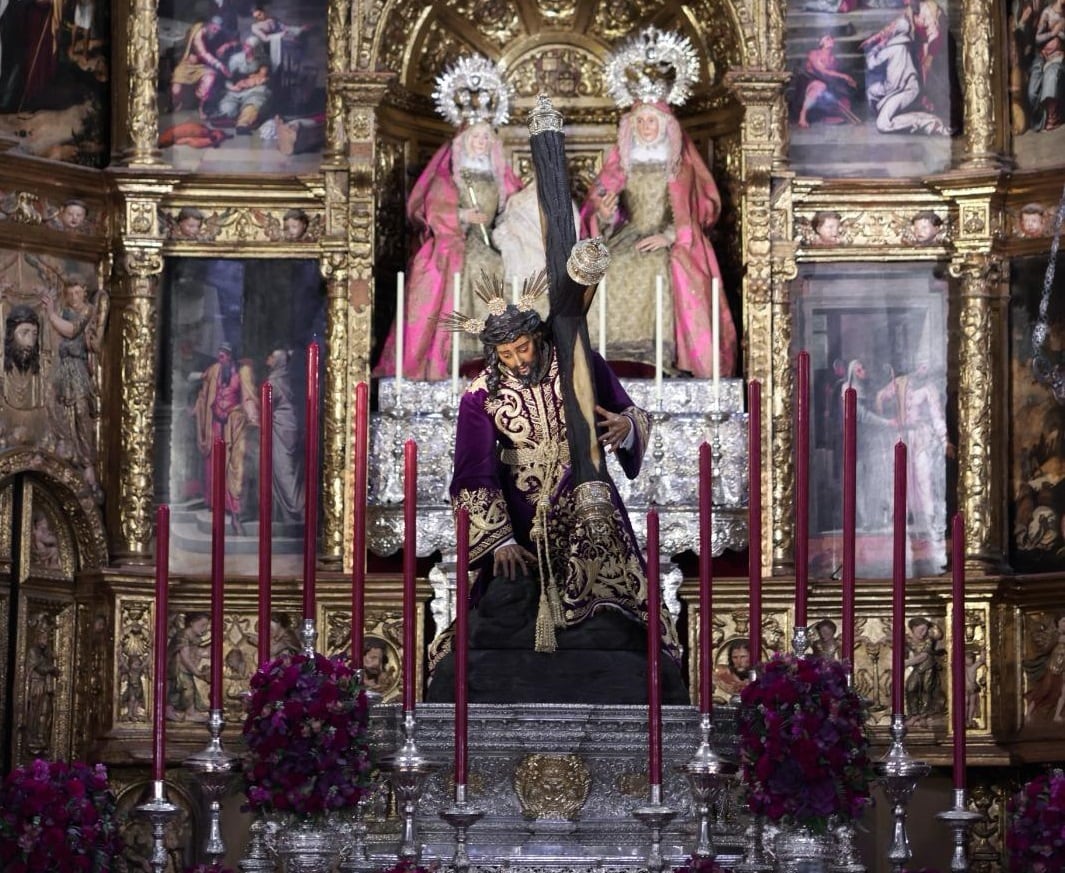 Altar del quinario al Cristo de las Tres Caídas en la Parroquia de Santa Ana