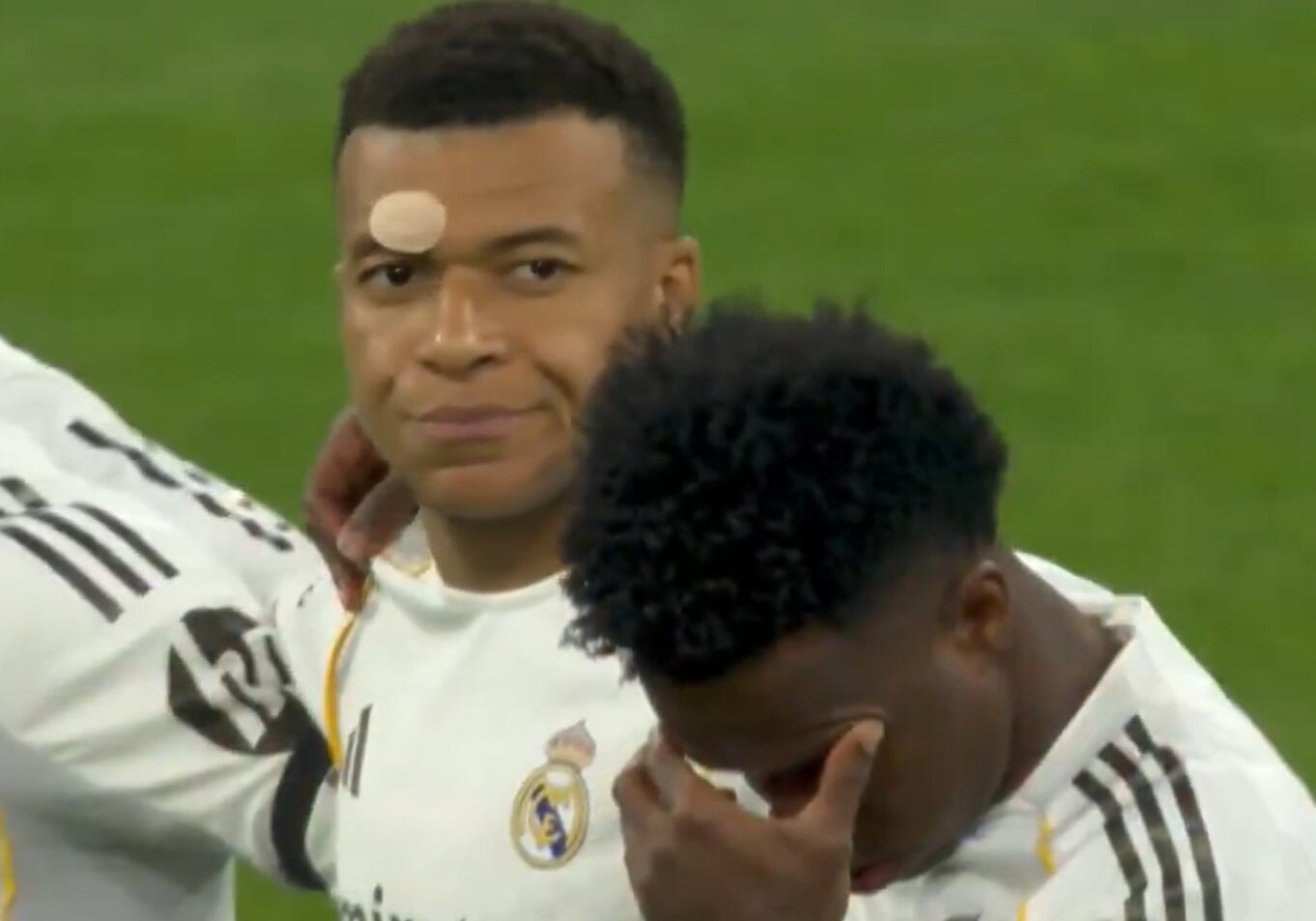 Kylian Mbappé, molesto por el minuto de silencio