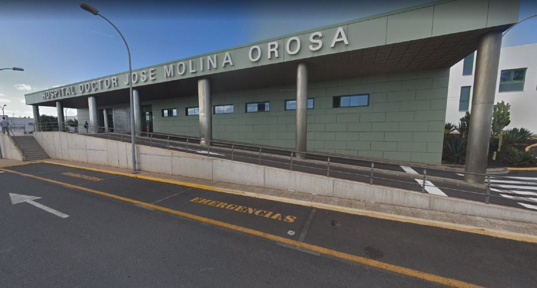 Entrada de Urgencias del hospital Doctor José Molina Orosa de Arrecife.