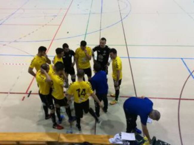 Dada dando indicaciones