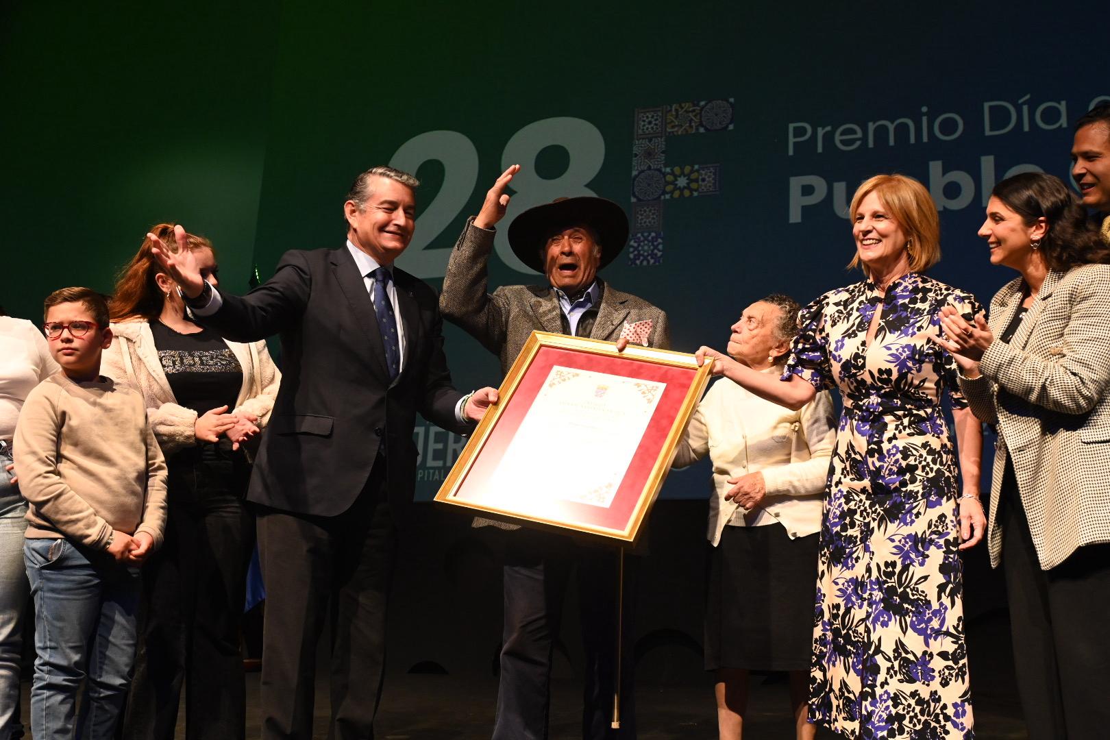 Entrega del premio del Día de Andalucía al Pueblo Gitano