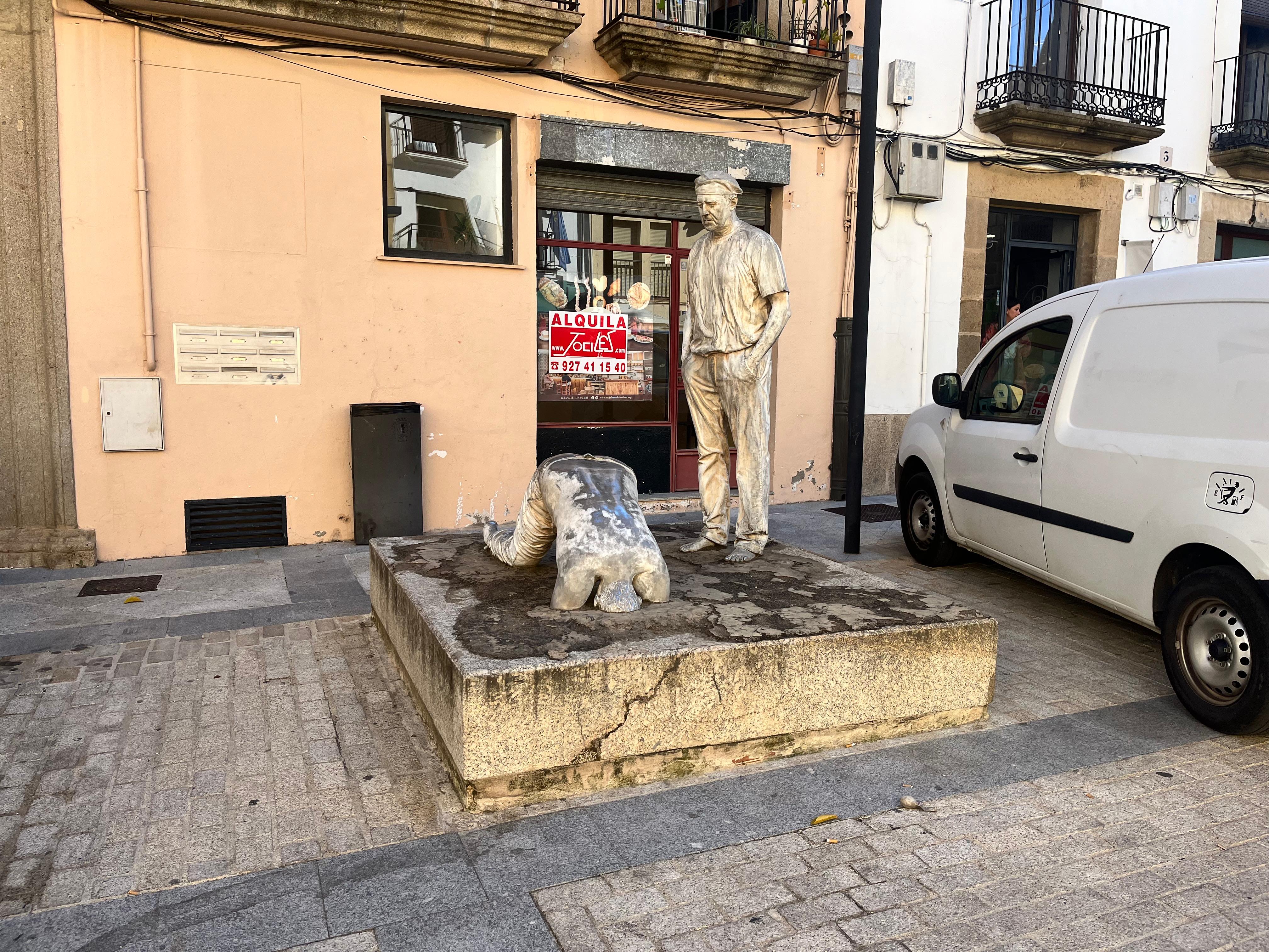 Estado actual de la obra Escena tres, de Antonio Morán.