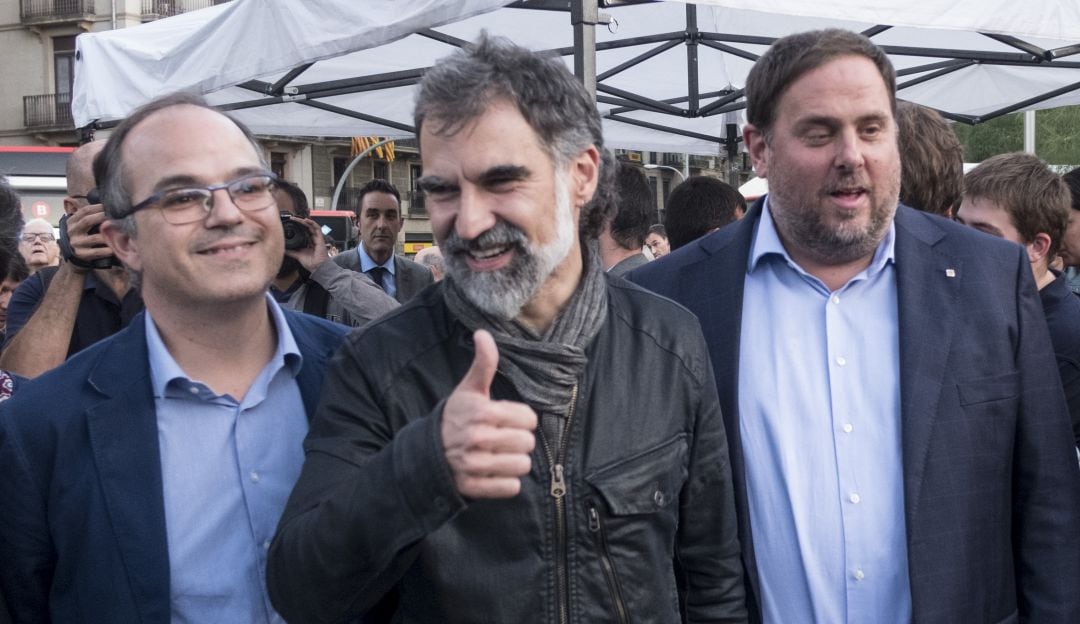 Jordi Cuixart, Oriol Junqueras y Jordi Turullel 28 de septiembre de 2017, días antes del referéndum ilegal del 1 de octubre. 