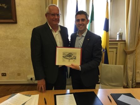 Firma del convenio de colaboración entre Dénia y Parma.