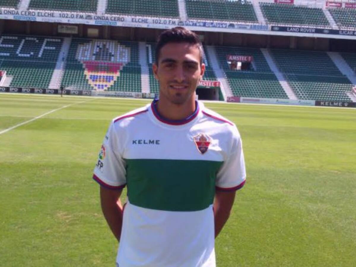 El delantero del Elche C.F. Nikos Vergos convocado por la sub-21 de Grecia