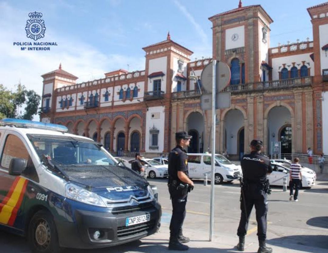 Agentes de la Policía Nacional