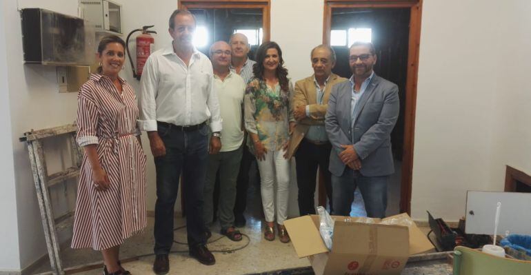 La delegada de Educación, en el centro, ha visitado el CEIP Félix Rodríguez de la Fuente de Andújar.