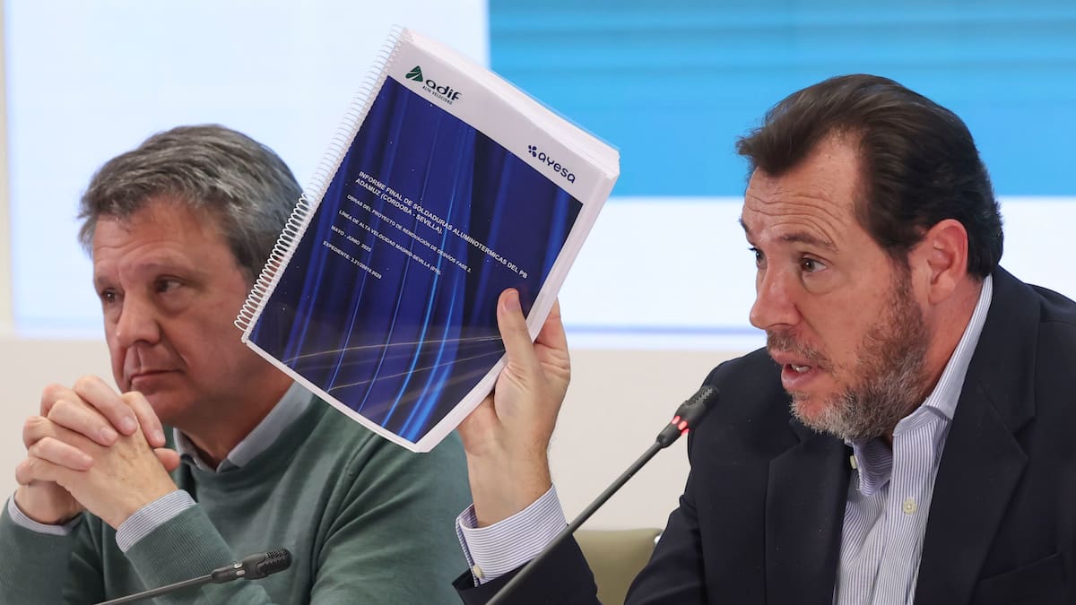 Puente no descarta un "defecto de fábrica del carril" como una posible causa del accidente de Adamuz y Adif revisará todos los lotes de la empresa que fabricó las vías