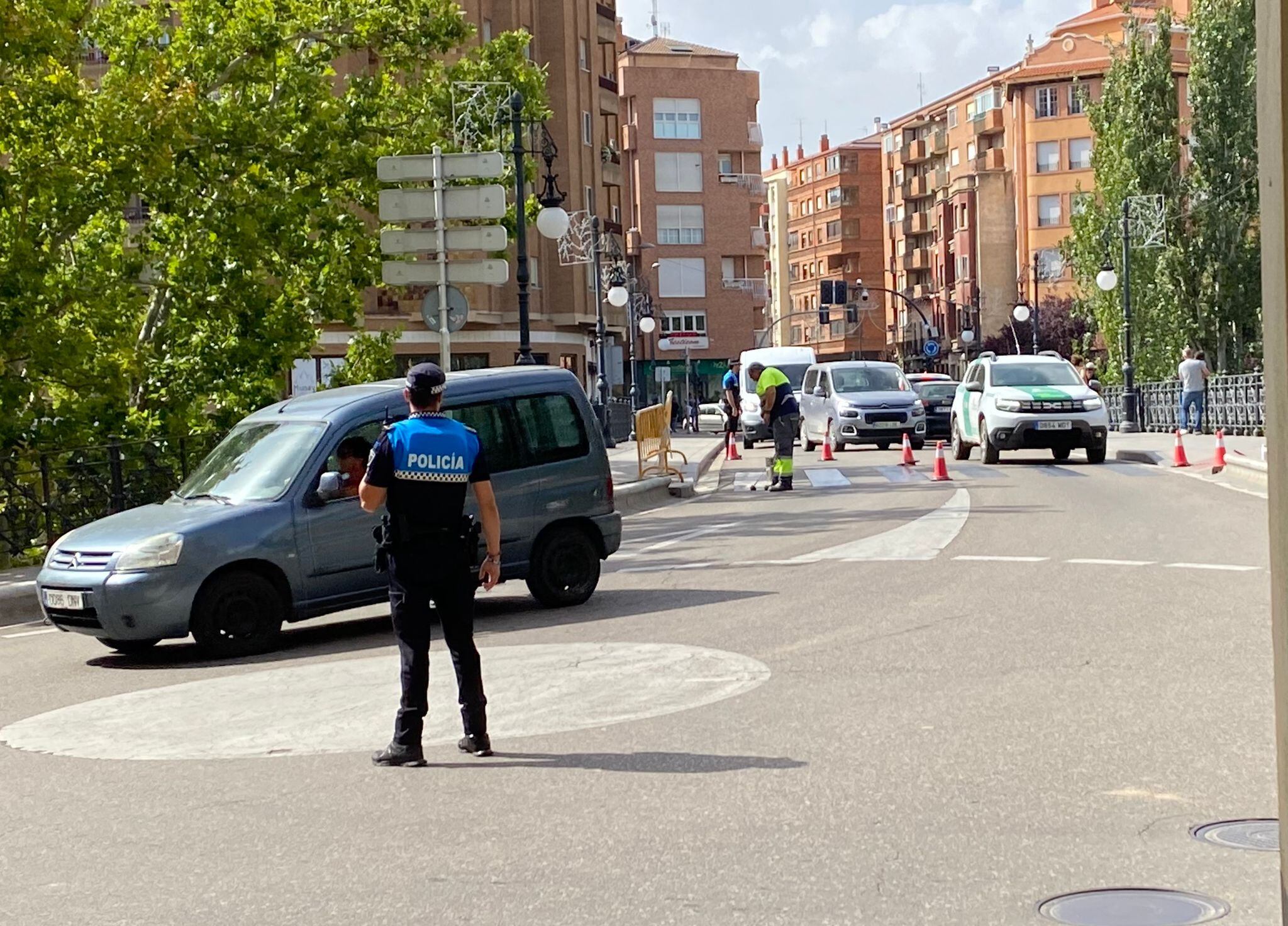 Imagen de archivo de las medidas adoptadas en el puente Aranda para agilizar el tráfico