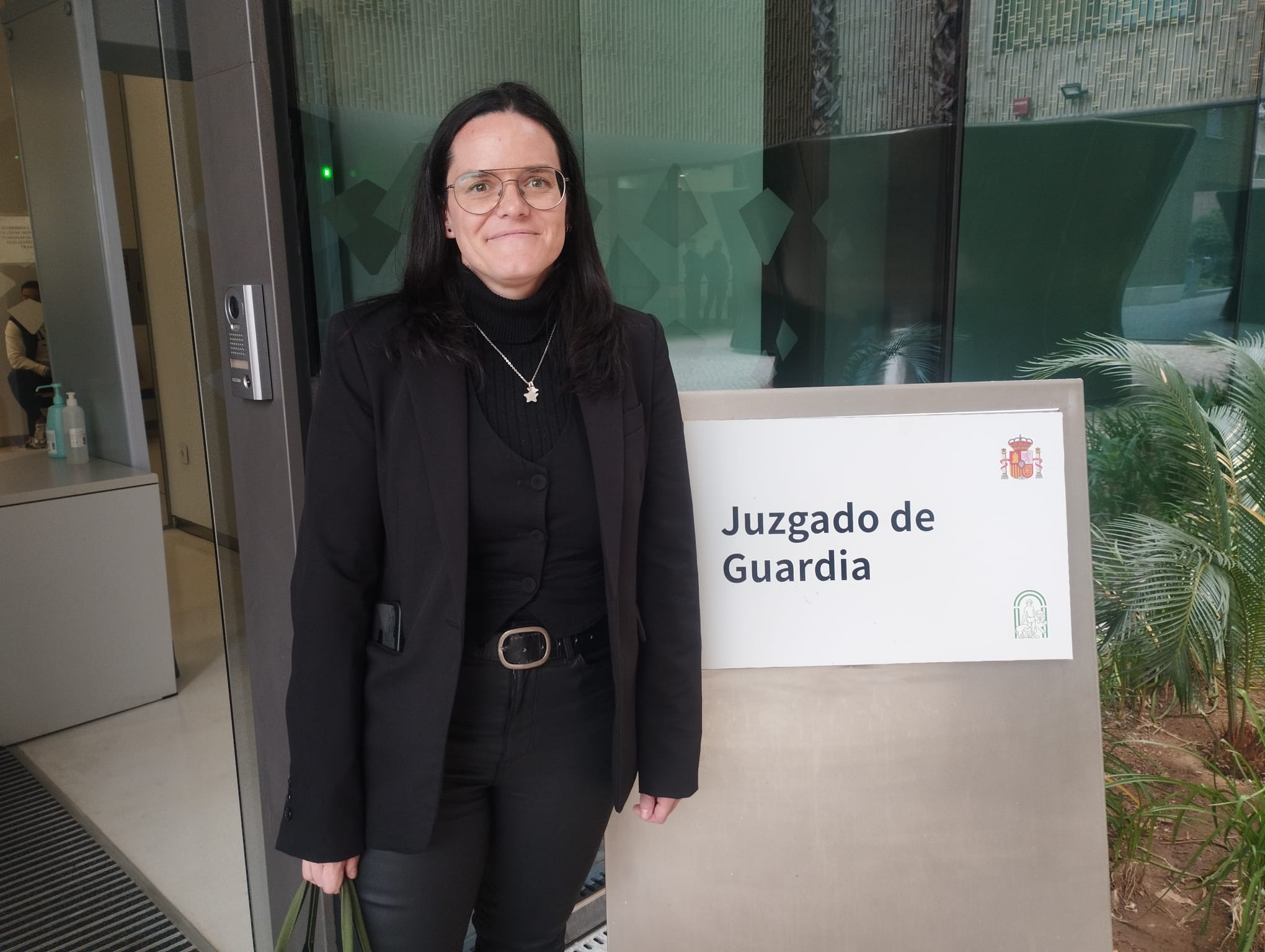 La abogada Isabel Aperador, durante su guardia de violencia de género en la Ciudad de la Justicia de Córdoba