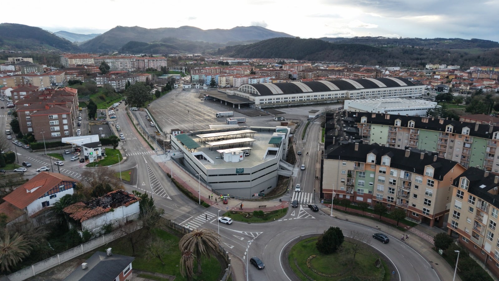 Vista del nuevo aparcamiento construido en el exterior del Ferial de Torrelavega.
