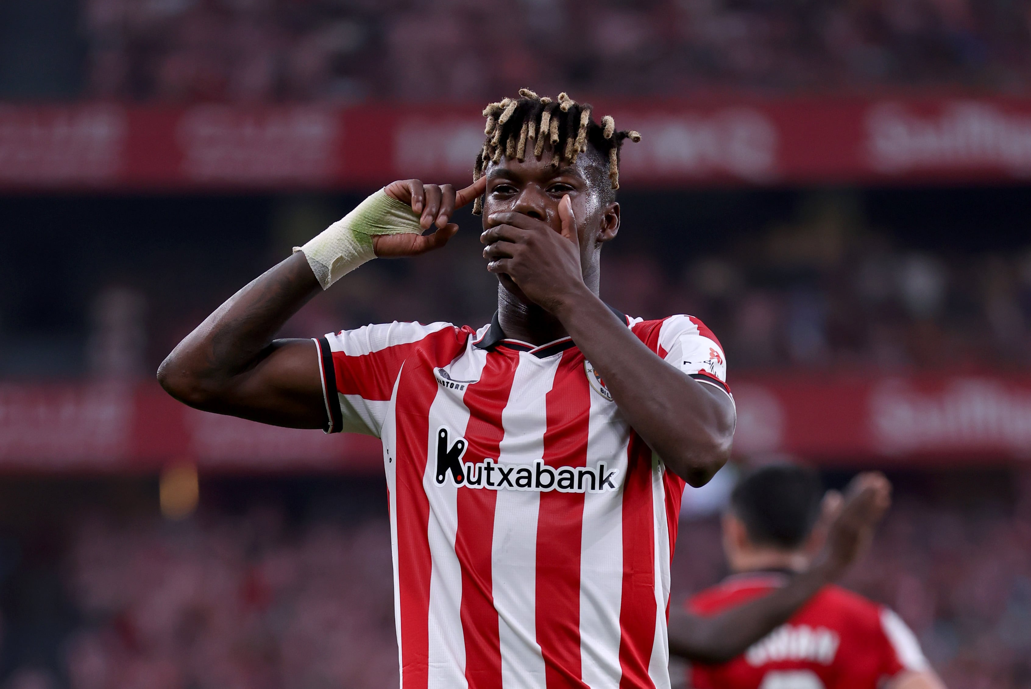 Nico Williams celebra su gol en el Athletic Club-Sevilla disputado en San Mamés