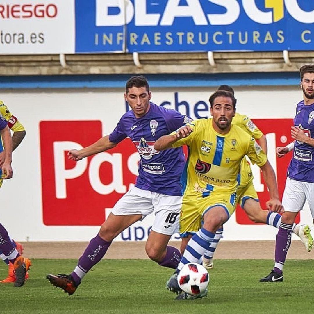 El centrocampista arandino durante un equipo en El Montecillo esta temporada.