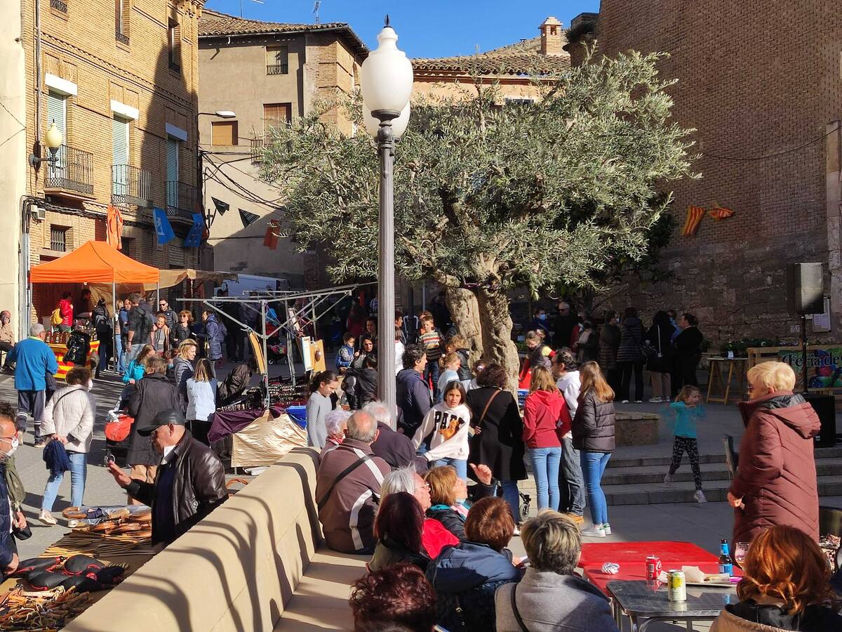 San Esteban de Litera consolida la Feria de Artesanía y Producto de Proximidad