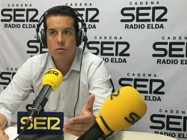 El alcalde de Elda visita Radio Elda Cadena SER