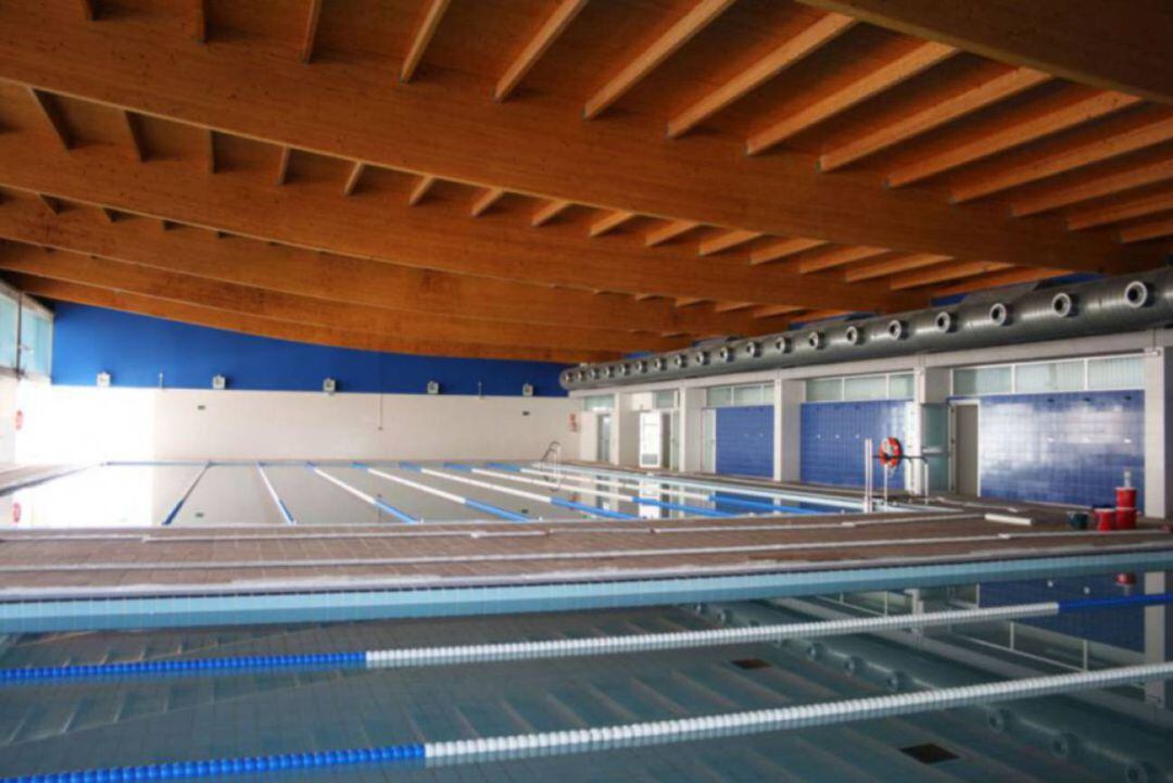 Interior de la piscina municipal Manuel Mestre
