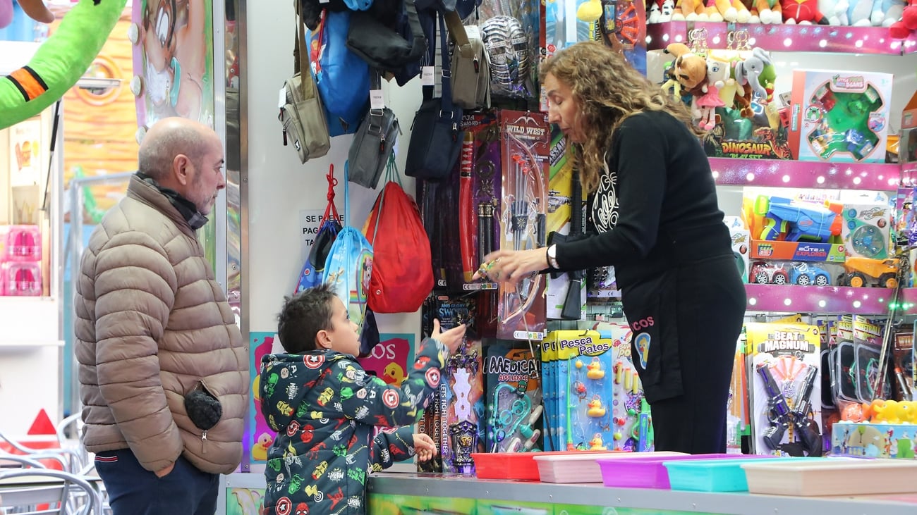 Los eldenses han vuelto a cumplir con la tradición de ·"feriar"