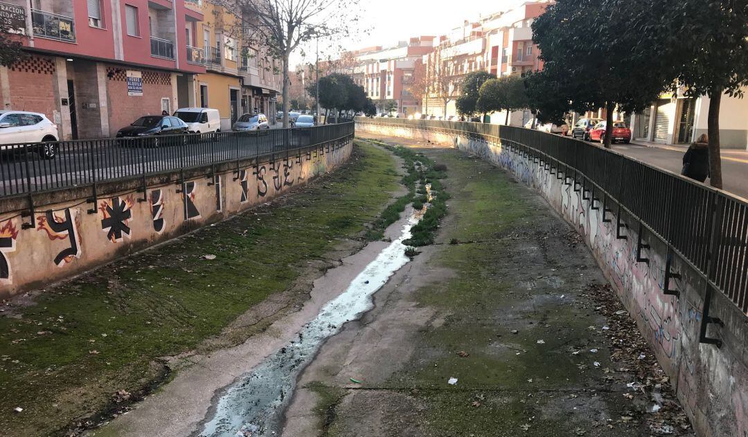 Imagen de la zona de actuación del canal de Valdepeñas, con el fin de llevar a cabo su cubrimiento 