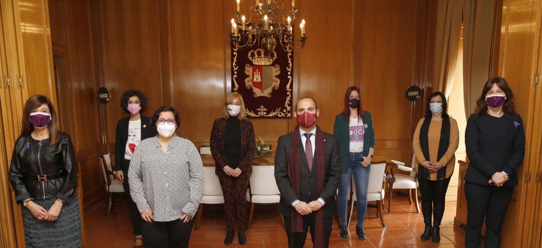 Participantes en el Pleno Institucional por el Día de la Mujer